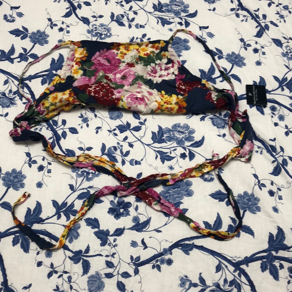 Brandy Melville Tie back crop top